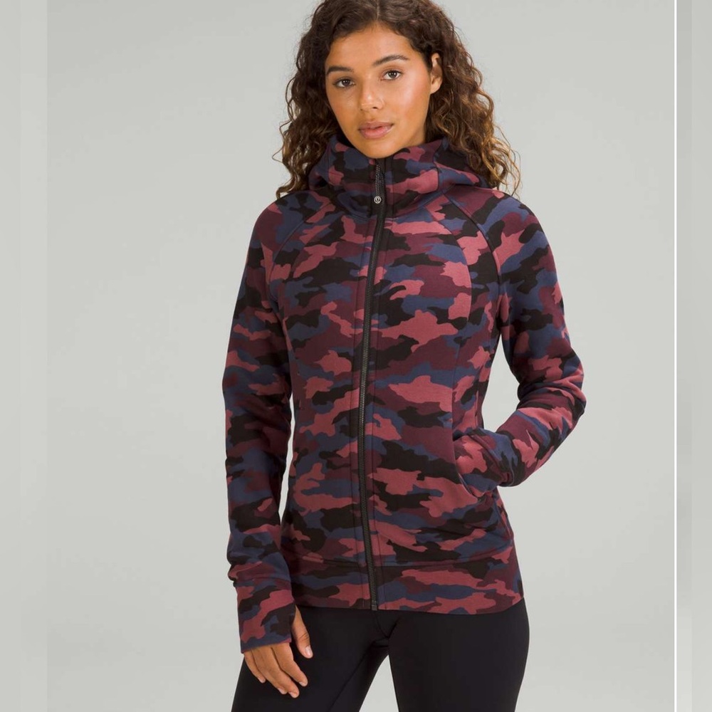 Lululemon Scuba Full-Zip Hoodie
Camo
Size: 2
H161